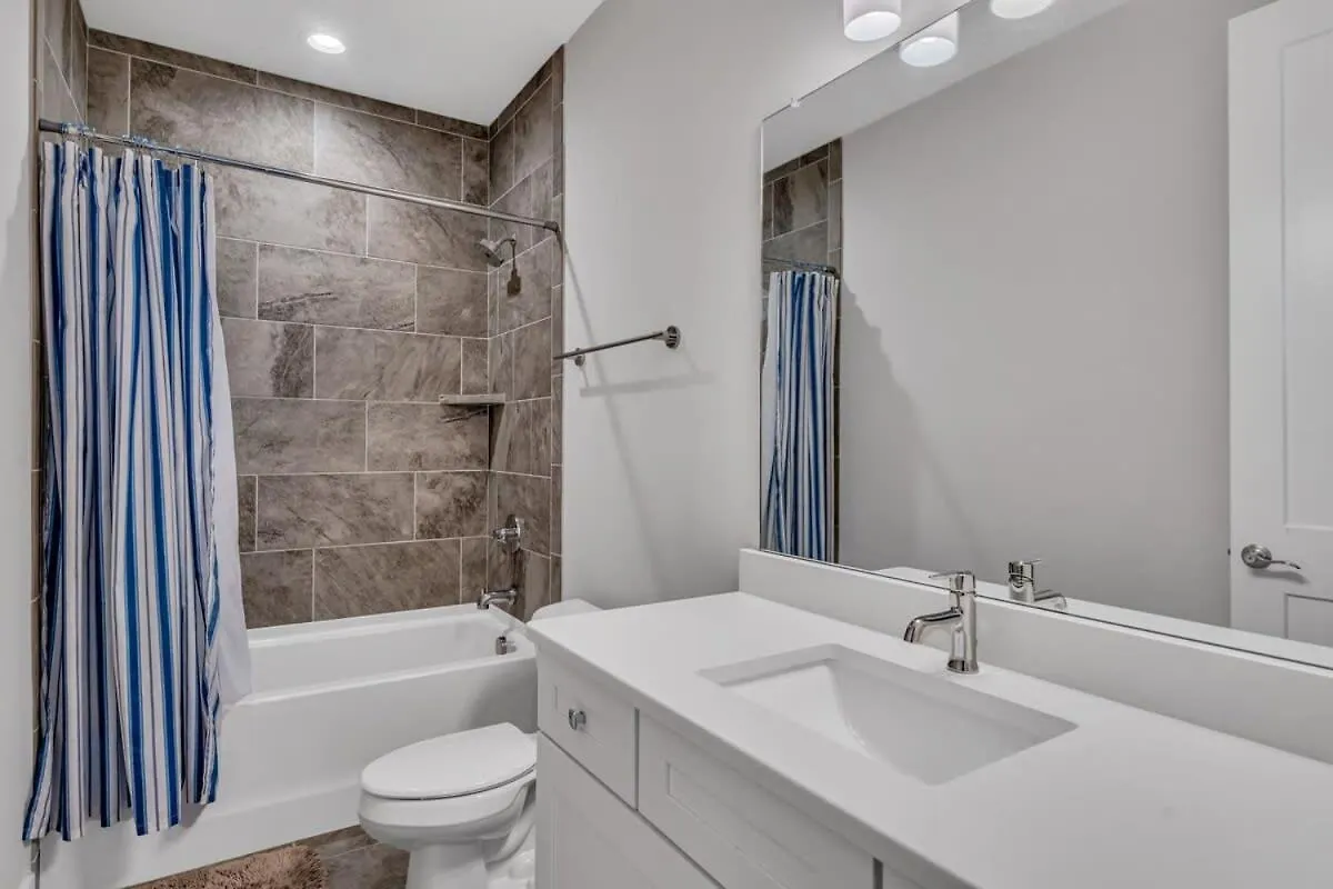 Вилла New Luxe 4Br 12 Beds - Roofdeck Views - Chefs Kitchen Нэшвилл 0*,  США