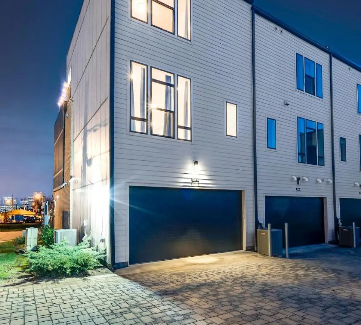 Дом отдыха Вилла New Luxe 4Br 12 Beds - Roofdeck Views - Chefs Kitchen Нэшвилл